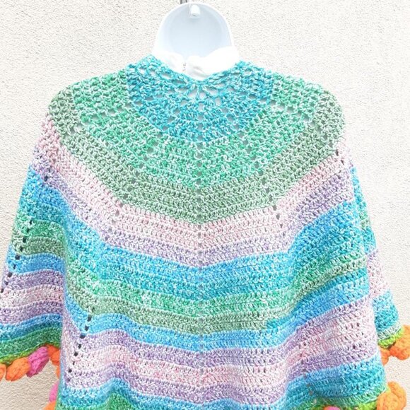 Hand-Crocheted Rose Bouquet Scarf/Shawl New - Picture 11 of 12